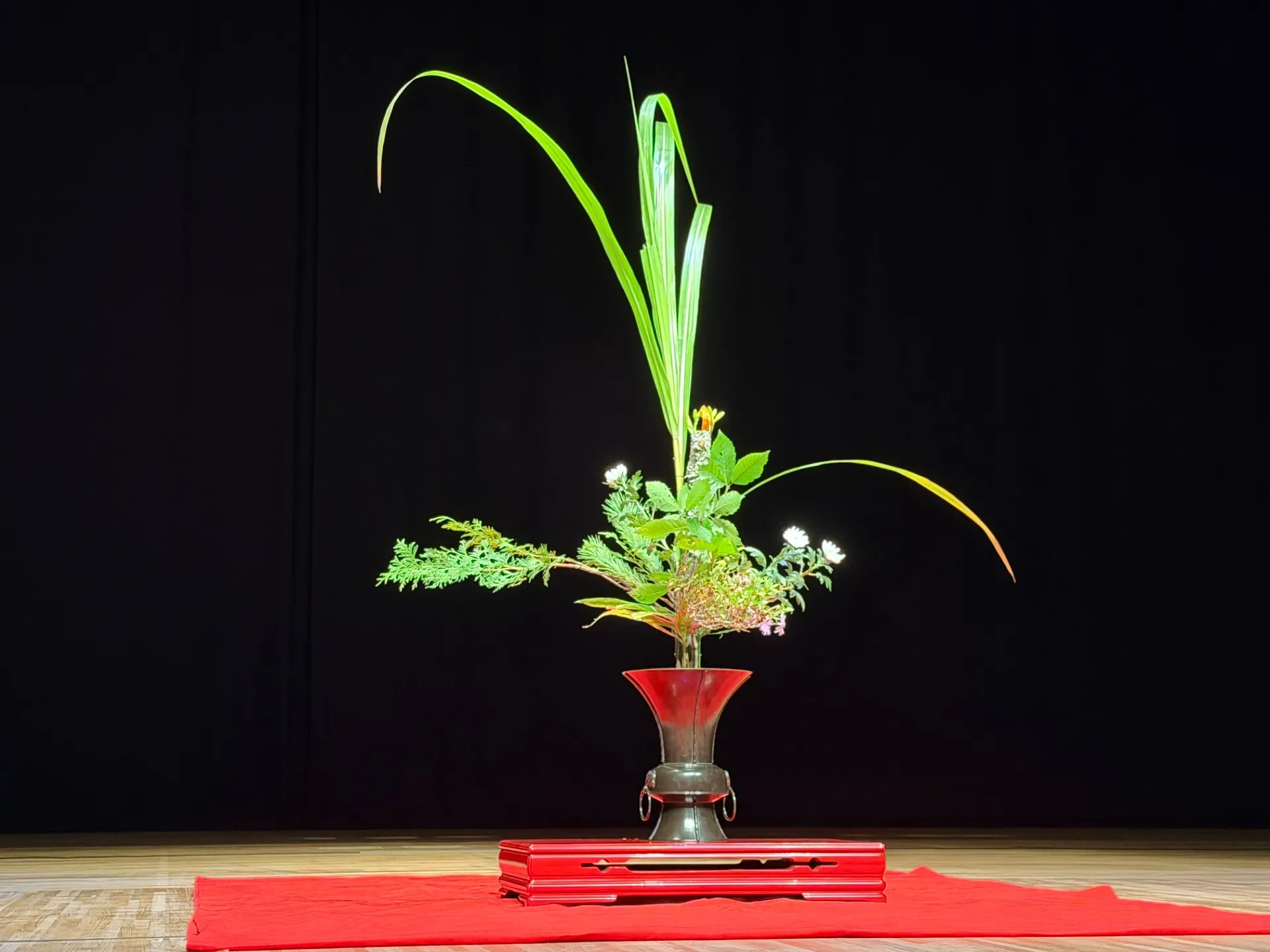 花を生かし、空間を生かす